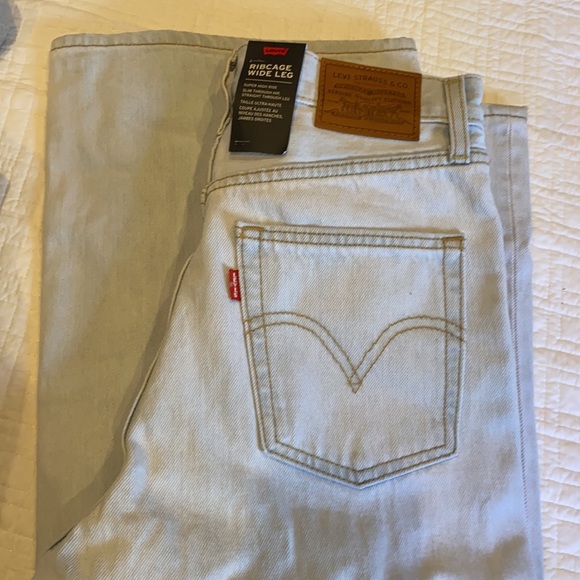 NWT LEVIS ribcage wide leg light wash jeans - Picture 6 of 14
